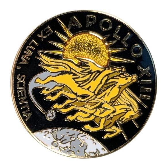 Vintage NASA Space Shuttle Apollo 13 STS-26 Discovery Lapel Hat Tac Pins Set - Picture 4 of 7